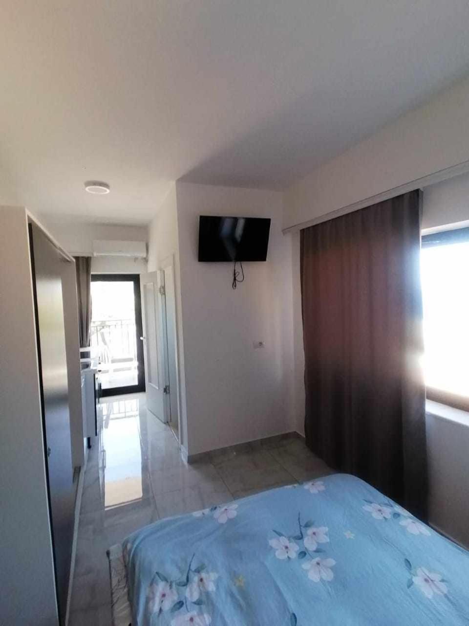 Davids Apartments Sarande Bagian luar foto