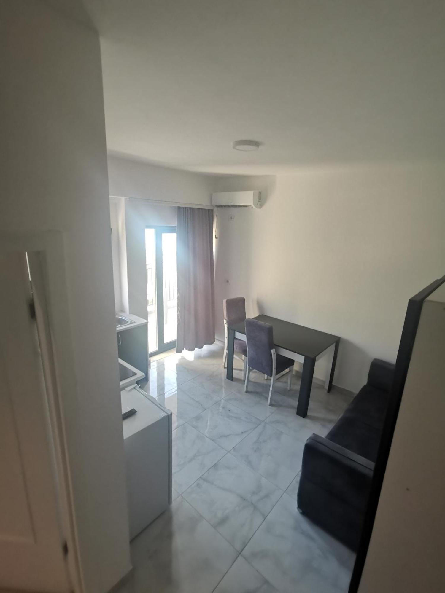 Davids Apartments Sarande Bagian luar foto
